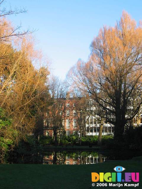 15804 St Stephens Green reflection